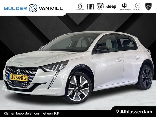 Peugeot e-208 GT 3-fasen 50kWh 136pk | PANODAK | NAVI | STOELVERW. | ADAPTIVE CRUISE | CAMERA | DODEHOEKBEW. | DAB+ | LM-VELGEN 17" |