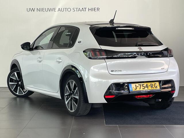 Peugeot e-208 GT 3-fasen 50kWh 136pk | PANODAK | NAVI | STOELVERW. | ADAPTIVE CRUISE | CAMERA | DODEHOEKBEW. | DAB+ | LM-VELGEN 17" |
