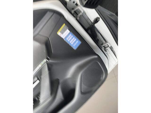 Peugeot e-208 GT 3-fasen 50kWh 136pk | PANODAK | NAVI | STOELVERW. | ADAPTIVE CRUISE | CAMERA | DODEHOEKBEW. | DAB+ | LM-VELGEN 17" |