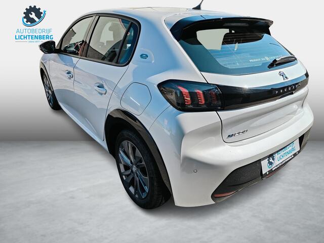 Peugeot e-208 EV Allure Pack 50 kWh Pano / Camera / 3D navi