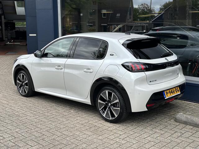 Peugeot e-208 EV GT Pack 50 kWh | 3-fasen auto | Keyless entry | Full-Led Koplampen | Stoelverwarming | Dode-Hoek Bewaking | Parkeersensoren Rondom | Apple-Carplay | Full-Map Navigatie | Camera |