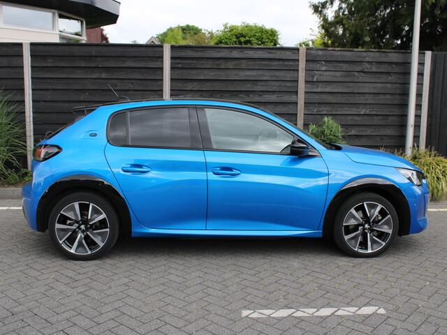 Peugeot e-208 GT 50 kWh 136PK Navigatie, Achteruitrijcamera, Keyless, Panoramadak, Parkeersensoren Voor & Achter
