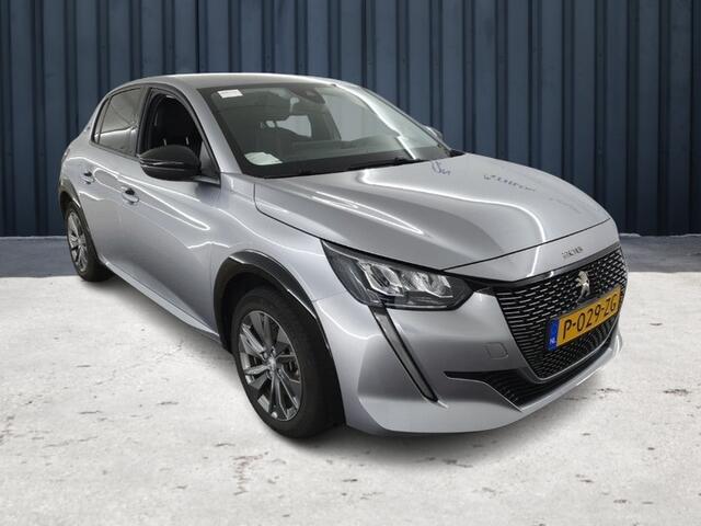 Peugeot e-208 EV Allure Pack 50 kWh (136 PK) 1e-Eig. & Dealer-Onderh. BOVAG-Garantie. NL-Auto. Half-Leer, Navigatie/Apple-Carplay/Android-Auto, Cruisecontrol, Parkeersensoren, Keyless-Start, DAB, Licht-Zicht-Pakket, Licht-Zicht-Pakket, Lm-Velgen-16Inch, Privacy-Glas