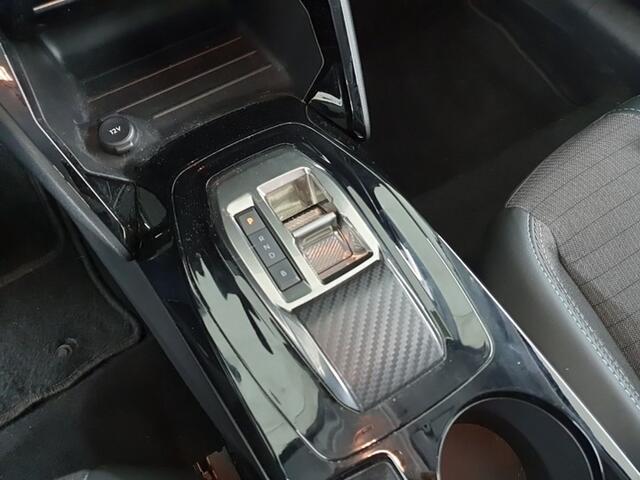 Peugeot e-208 EV Allure Pack 50 kWh (136 PK) 1e-Eig. & Dealer-Onderh. BOVAG-Garantie. NL-Auto. Half-Leer, Navigatie/Apple-Carplay/Android-Auto, Cruisecontrol, Parkeersensoren, Keyless-Start, DAB, Licht-Zicht-Pakket, Licht-Zicht-Pakket, Lm-Velgen-16Inch, Privacy-Glas