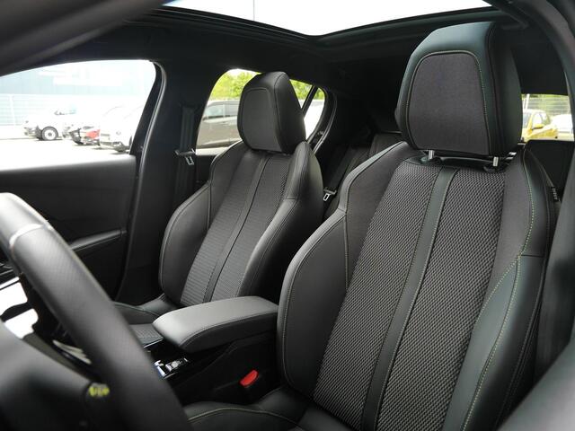 Peugeot e-208 EV GT 51 kWh | Navigatie | Panoramadak | Keyless entry & start | Led verlichting | Lichtmetalen velgen | Cruise control | Climate control | Facelift model
