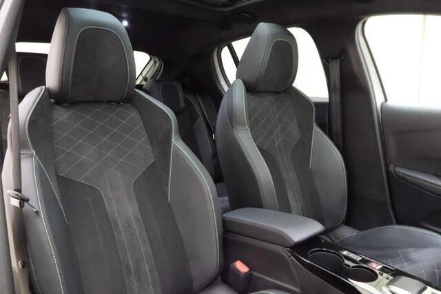 Peugeot e-208 EV GT Pack 50 kWh 136pk | Navigatie | Stoelverwarming | Climate Control | Camera | Dodehoekwaarschuwing | Cruise Control Adaptief | Lichtmetalen Velgen | Weinig Kilometers