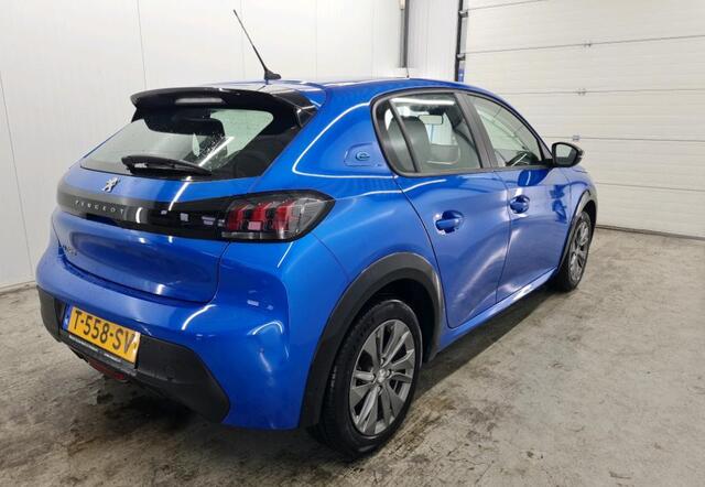 Peugeot e-208 EV Active Pack 50 kWh | Carplay | Navi | Verw stoelen voor | NL auto | Trac. Batterij verv | Dealer onderhouden