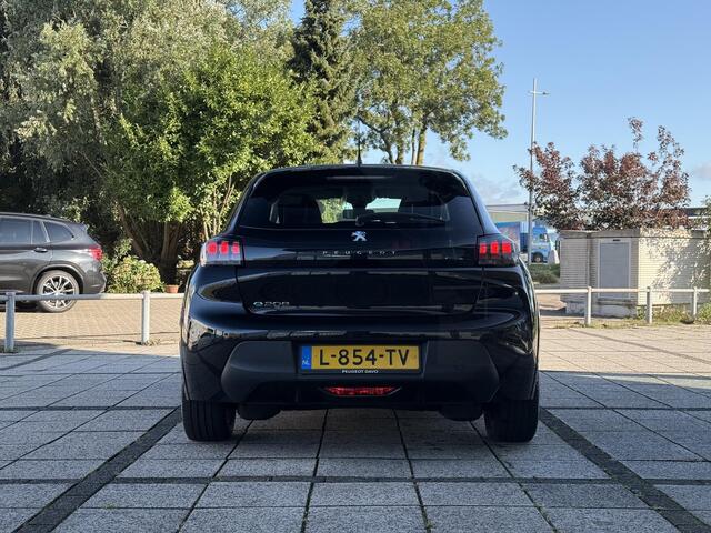 Peugeot e-208 EV Aut. Active Pack 50 kWh | Navi | Carplay | Stoel Verwarming | Cruise Control |