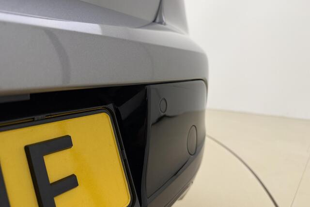 Peugeot e-208 EV Allure 50 kWh 1-Fase | Camera | Apple Carplay/Android Auto | 16'' LM Velgen | Parkeersensoren achter | Climate Control | 3D-Cockpit