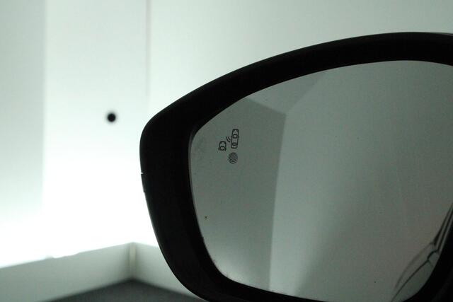 Peugeot e-208 EV GT 350 50 kWh 136pk SOH 91% Navigatie Camera Stoelverwarming