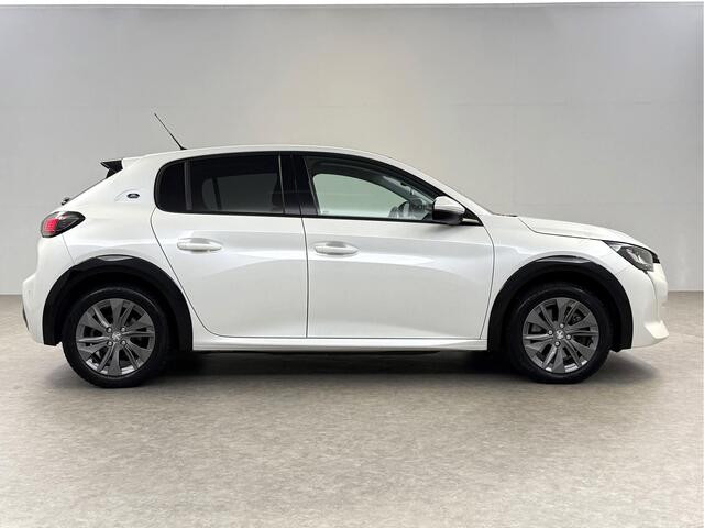 Peugeot e-208 EV Allure 50 kWh | SOH 92% | Snelladen | Pano | 360° | Virtual | Carplay | Navi | Parkeersens. | NAP