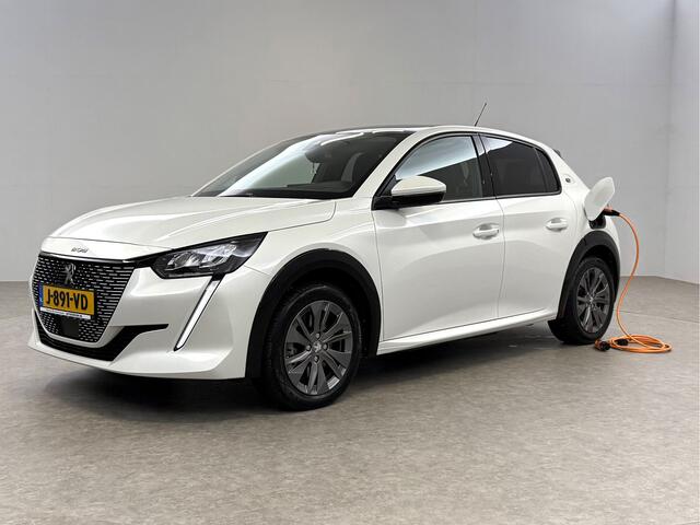 Peugeot e-208 EV Allure 50 kWh | SOH 92% | Snelladen | Pano | 360° | Virtual | Carplay | Navi | Parkeersens. | NAP