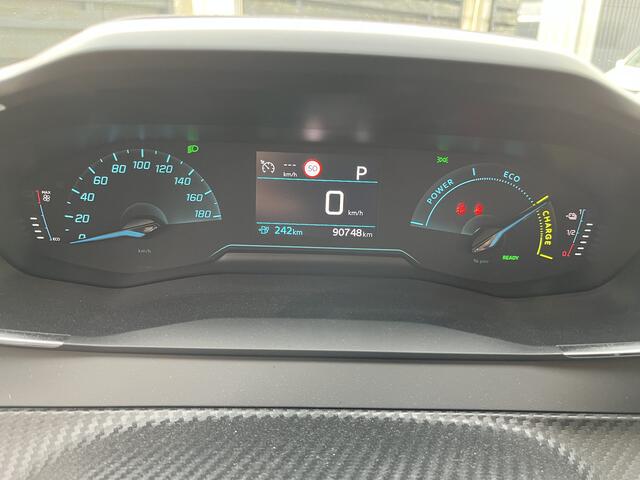 Peugeot e-208 EV Active 50 kWh Carplay / Clima / Cruise
