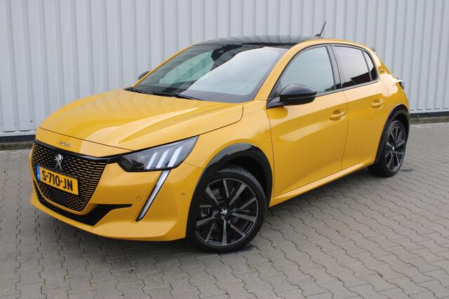 Peugeot e-208 EV GT 350 50 kWh | Incl. 12 maanden garantie | Dealer onderhouden | Cruise control | Climate control | Stoelverwarming | Apple carplay | Navigatie | Panoramadak | DAB radio |