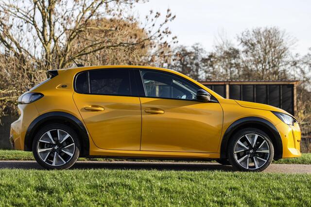 Peugeot e-208 EV GT 350 50 kWh ? Pano ? Matrix LED ? 3 Fase