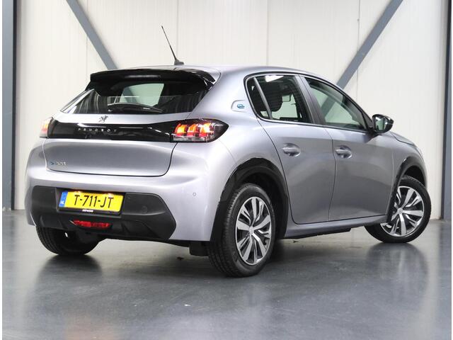 Peugeot e-208 Active Pack 50kWh 136PK | 1ste eigenaar | 3 FASE | AppleCarPlay/Android | AUTOMAAT | Armsteun | Parkeersensoren | Keyless | Navigatie | Climate Control | Cruise Control | Isofix |