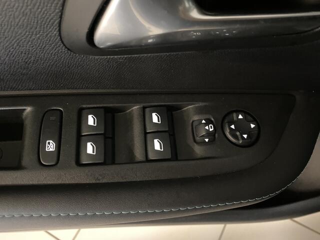 Peugeot e-208 EV Allure Pack 50 kWh Navi / Carplay /Digitaal dashboard / Stoelverwarming / Snelladen /