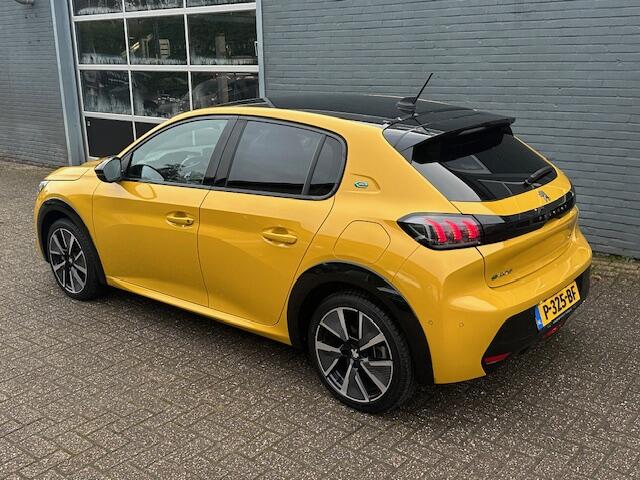 Peugeot e-208 EV GT Pack 50 kWh / Stoelverw. / Camera