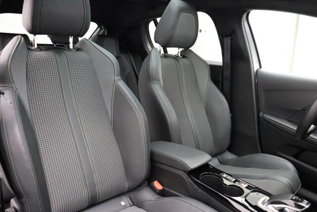 Peugeot e-208 EV GT 350 50 kWh 136pk | 12% Bijtelling! | Navigatie | Panoramadak | Camera | KeyLess | Lichtmetalen Velgen | Dodehoek sensoren