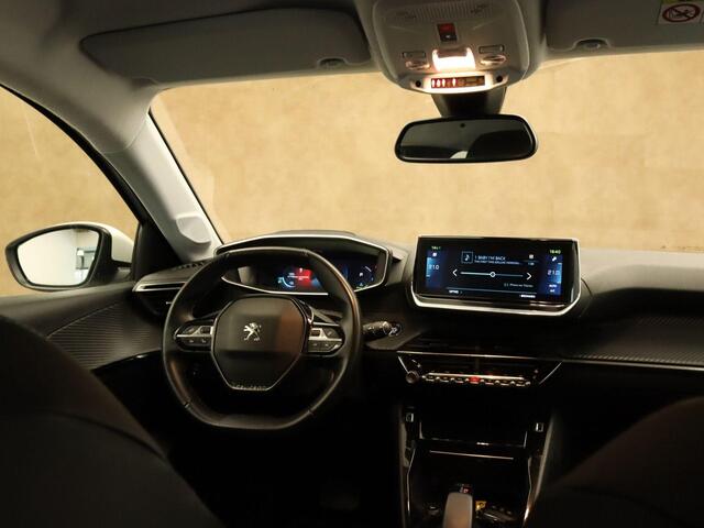 Peugeot e-208 EV Allure 50 kWh - SOH 93%! - ORIGINEEL NEDERLANDSE AUTO - APPLE CARPLAY/ANDROID AUTO - CRUISE CONTROL - BLUETOOTH TELEFOONVOORBEREIDING - KEYLESS ENTRY/START - HALF LEDEREN BEKLEDING - STOELVERWARMING
