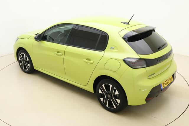 Peugeot e-208 EV Style 50 kWh 100% Elektrisch | Parkeersensor | Camera | Cruise Control | Mirror Link / Apple Carplay | Licht Metalen Velgen | 1e eigenaar