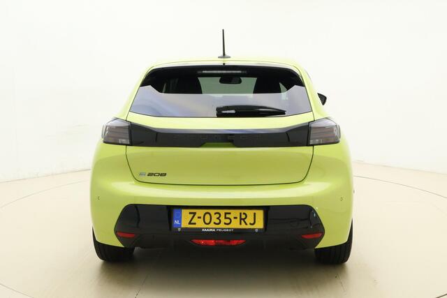 Peugeot e-208 EV Style 50 kWh 100% Elektrisch | Parkeersensor | Camera | Cruise Control | Mirror Link / Apple Carplay | Licht Metalen Velgen | 1e eigenaar