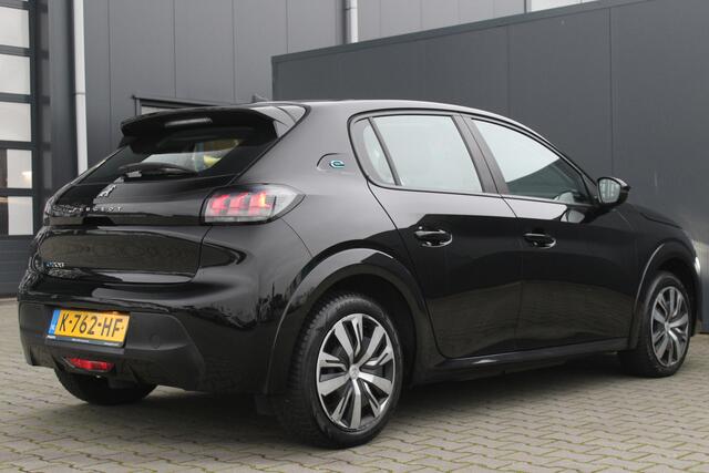 Peugeot e-208 EV Active 50 kWh | Incl. 12 maanden garantie | Parkeersensoren | Apple carplay/Android auto | Climate control | Cruise control | Lichtmetalen velgen | Navigatie