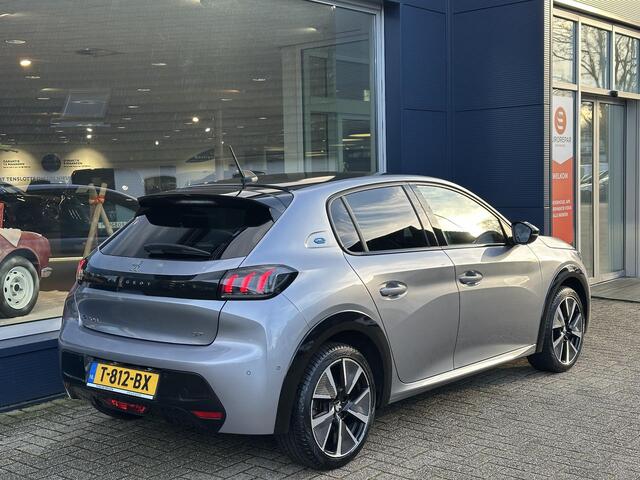 Peugeot e-208 EV GT Pack 136 PK 3-Fase | 100% Elektrisch | Automaat | Navigatie | Alcantara Bekleding | Stoelverwarming | Full LED Verlichting | Camera | Parkeersensoren V+A | Zwart Dak | 17" Lichtmetalen Velgen | All Season Banden | Adaptieve Cruise Control | Climate 