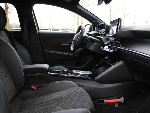Peugeot e-208 EV GT 51 kWh | Navi / Alcantara / Camera
