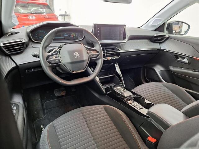 Peugeot e-208 EV Active Pack 50 kWh Navigatie Apple Carplay/Android Auto Parkeersensoren achter Cruise Control Climate Control Lichtmetalen velgen