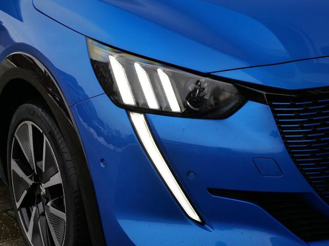 Peugeot e-208 EV GT Pack 50 kWh 136 Pk Automaat SOH 93,4% Navi / DAB / Apple Carplay / Camera