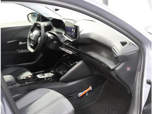 Peugeot e-208 EV Allure Avantage 51 kWh 156PK | AppleCarPlay/AndroidAuto | Climate Control | Adaptive Cruise Control | 360'Camera | FULL LED | Navigatie | LMV | Parkeersensoren | Privacy Glass | Isofix |