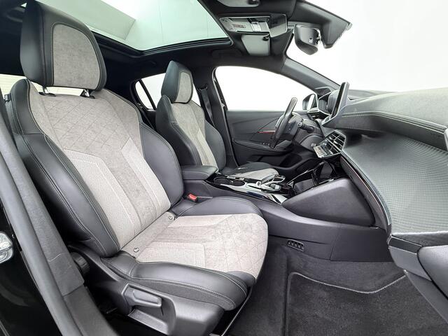 Peugeot e-208 EV GT-line 350 50kWh Pano-dak 360°Camera Leder/Alcantara Adaptive-Cruise Apple Carplay Android Auto Navi Ecc Pdc-a+v SOH 89% Stoelverwarming Led Lmv 17" Regen-Lichtsensor Privacy Glas Keyless DAB+ 1e Eigenaar Origineel Nederlandse Auto Dealeronderhouden B