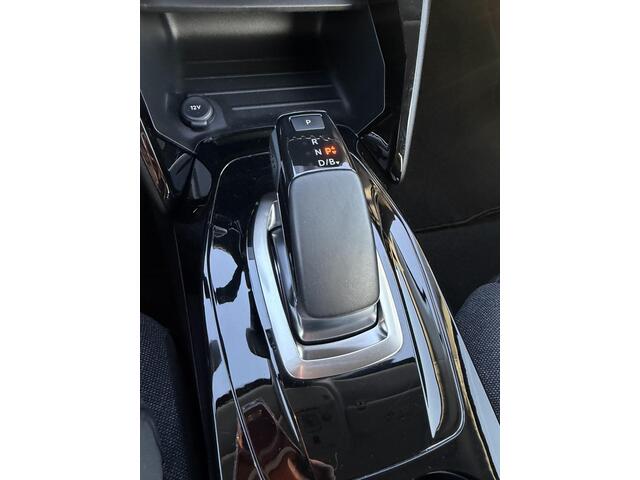 Peugeot e-208 EV Active 50 kWh SOH 91% | MULTIMEDIA| NAVIGATIE | AIRCO/ECC | APPLE CARPL./ANDROID AUTO | CRUISECONTROL | CAMERA | SPORT STOELEN | PARKEERSENSOREN |