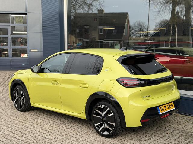 Peugeot e-208 EV GT 51 kWh 156 PK | Automaat | 1e Eigenaar | Alcantara Stoelen met Verwarming en Massage | Navigatie | Adaptieve Cruise Control | 360 Graden Camera | Full LED Verlichting | 400 Km WLTP Range | 17" Lichtmetalen Velgen | Parkeersensoren V+A |