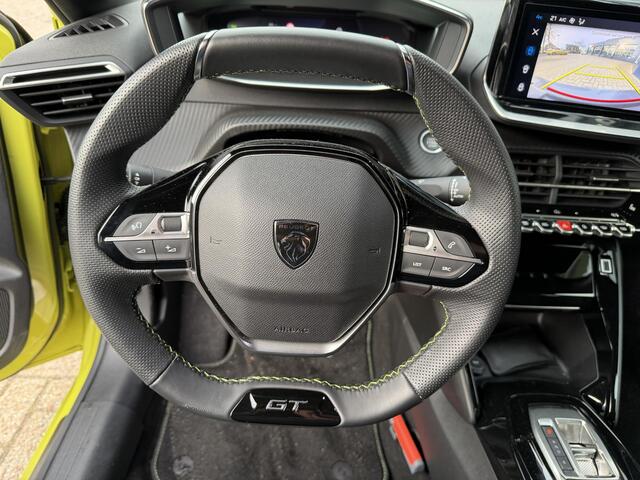 Peugeot e-208 EV GT 51 kWh 156 PK | Automaat | 1e Eigenaar | Alcantara Stoelen met Verwarming en Massage | Navigatie | Adaptieve Cruise Control | 360 Graden Camera | Full LED Verlichting | 400 Km WLTP Range | 17" Lichtmetalen Velgen | Parkeersensoren V+A |