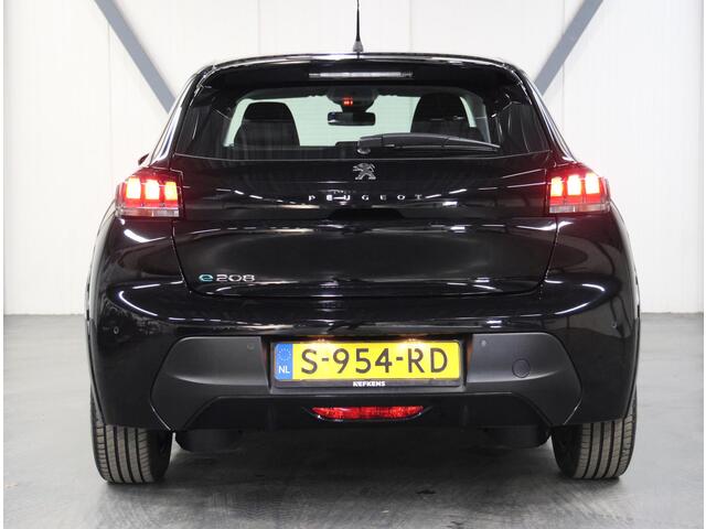 Peugeot e-208 Active Pack 50kWh 136PK | 1ste eigenaar | ACCU 96% | 3 FASE | AppleCarplay/AndroidAuto | Navigatie | 16"LMV | Keyless | Parkeersensoren | Climate Control | Cruise Control | AUTOMAAT | Isofix |