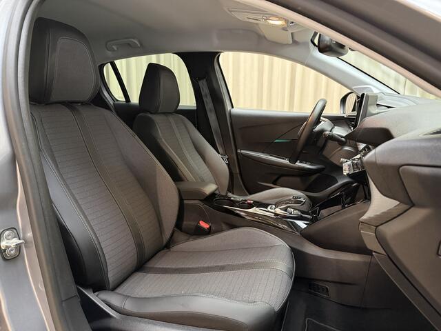 Peugeot e-208 EV Allure Première 3 fase 50 kWh Org.NL! / 1/2 Leder / Stoelverwarming / Carplay / Keyless / Camera / Navigatie / Cruise / 16'' LMV