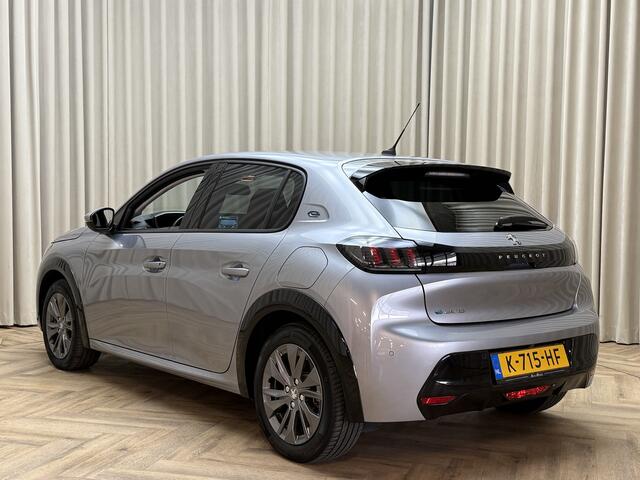 Peugeot e-208 EV Allure Première 3 fase 50 kWh Org.NL! / 1/2 Leder / Stoelverwarming / Carplay / Keyless / Camera / Navigatie / Cruise / 16'' LMV