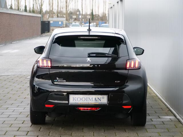 Peugeot e-208 EV GT 50 kWh 136 Pk Automaat Navi / DAB / Apple Carplay / Camera / Pano-dak/ SOH 99,5 %