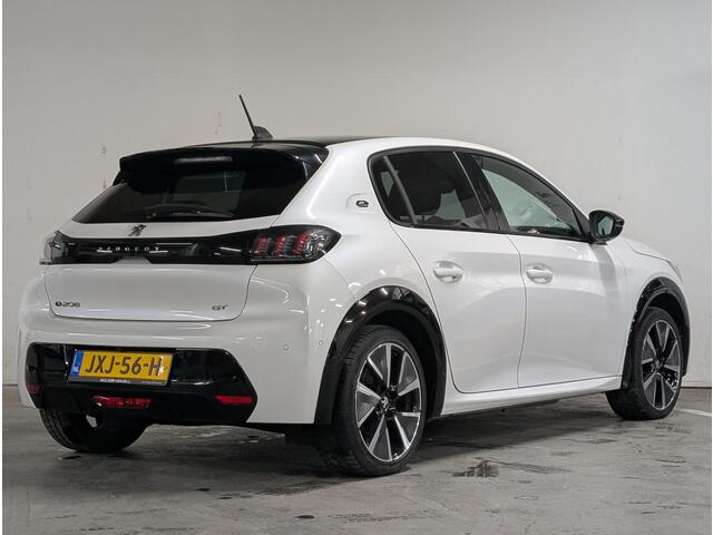 Peugeot e-208 GT EV 3-FASEN 50kWh 136pk | TWO-TONE! | NAVI | CAMERA | WARMTEPOMP | APPLE CARPLAY / ANDROID AUTO |