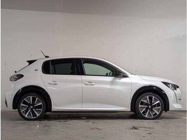 Peugeot e-208 GT EV 3-FASEN 50kWh 136pk | TWO-TONE! | NAVI | CAMERA | WARMTEPOMP | APPLE CARPLAY / ANDROID AUTO |