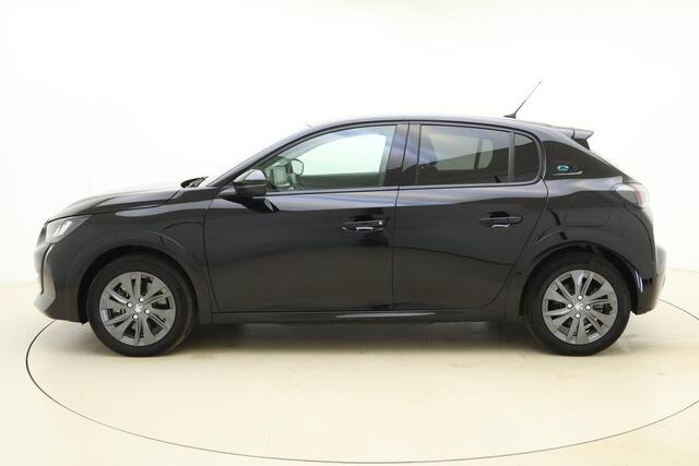 Peugeot e-208 EV Allure 50 kWh 3-Fasen l Camera l PDC l Keyless l Navigatie l Bluetooth l Apple Carplay/Android Auto l DAB l LED l Lichtmetalen velgen
