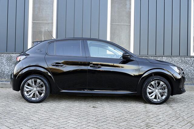 Peugeot e-208 EV Allure Pack 50 kWh Rijklaarprijs-Garantie Navigatie Airco Leder/Stof Interieur Apple carplay camera