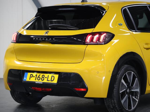 Peugeot e-208 EV GT Pack 50 kWh 136PK | 1ste eigenaar | ACCURAPPORT 92% | Panoramadak | Camera | Adaptieve Cruise Controle | 3 Fase | AppleCarplay/AndroidAuto | Stoelverwarming | Sfeerverlichting | Isofix | Privacy Glass |