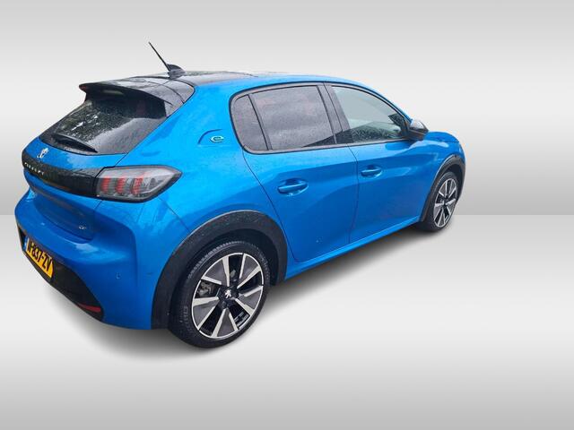 Peugeot e-208 EV GT 350 50 kWh / Panoramadak / Camera / Virtual Cockpit / Half leder / Navigatie / Keyless / Cruise Control / Dodehoek detectie