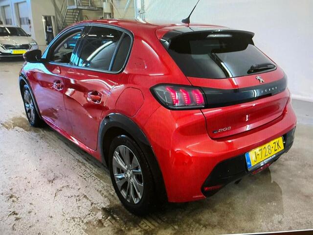 Peugeot e-208 EV Allure 50 kWh STOELVERW. / CAMERA / VIRTUAL COCKPIT / GROOT.N
