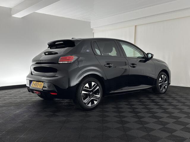 Peugeot e-208 EV Style 50 kWh [ 3-Fase-11kW] {SOH-96%} (INCL-BTW) Aut. *LEATHER-FABRIC | FULL-LED | SPORT-SEATS | KEYLESS | PRIVACY-GLASS | DAB+ | NAVI-FULLMAP | ECC | PDC | CRUISE | 16''ALU*