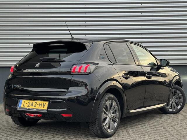 Peugeot e-208 Blue Lease Allure Pack EV 50kWh 136pk | NAVI | CAMERA | PDC V+A | ALL-SEASON BANDEN | LED KOPLAMPEN | DAB+ | CLIMA | CRUISE CONTROL |