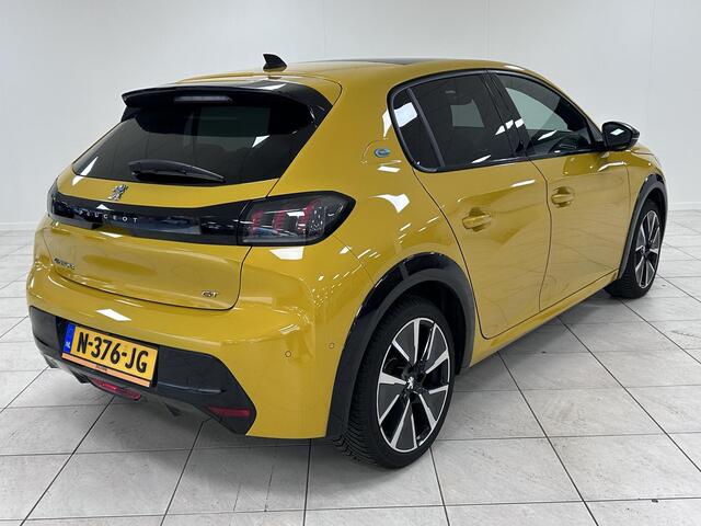 Peugeot e-208 EV GT Pack 50 kWh PANORAMADAK | SOH 90 % | NAVIGATIE | ACHTERUITRIJCAMERA